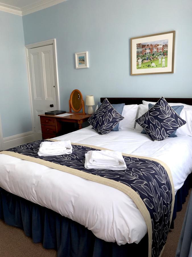 By The Sea Bed And Breakfast Eastbourne Exteriör bild
