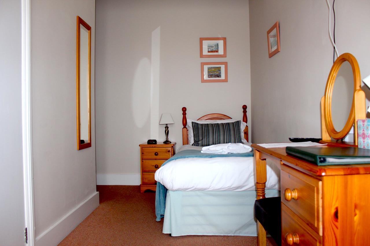 By The Sea Bed And Breakfast Eastbourne Exteriör bild