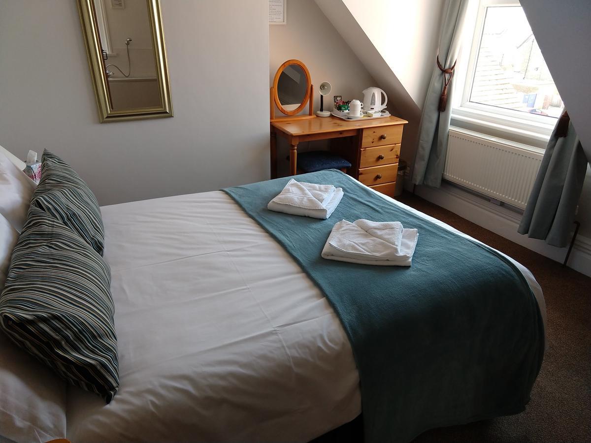 By The Sea Bed And Breakfast Eastbourne Exteriör bild