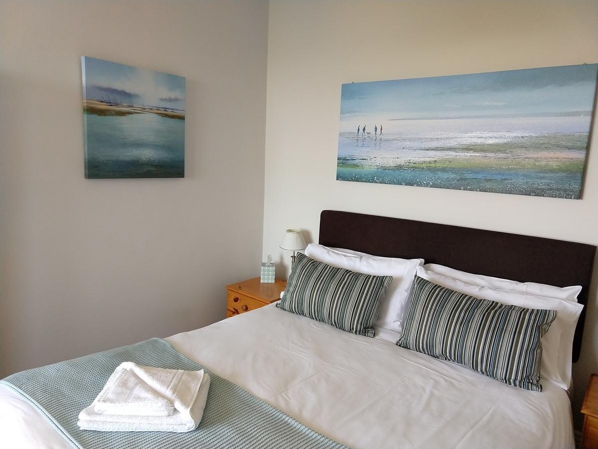 By The Sea Bed And Breakfast Eastbourne Exteriör bild