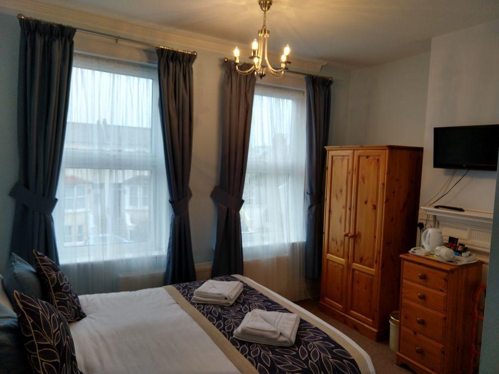 By The Sea Bed And Breakfast Eastbourne Exteriör bild