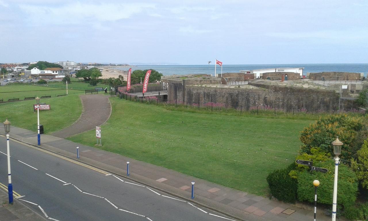 By The Sea Bed And Breakfast Eastbourne Exteriör bild