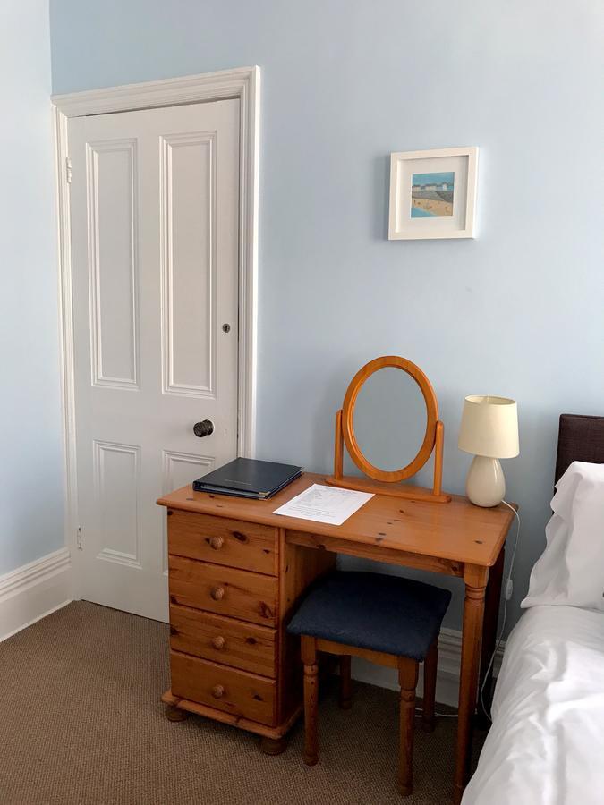 By The Sea Bed And Breakfast Eastbourne Exteriör bild