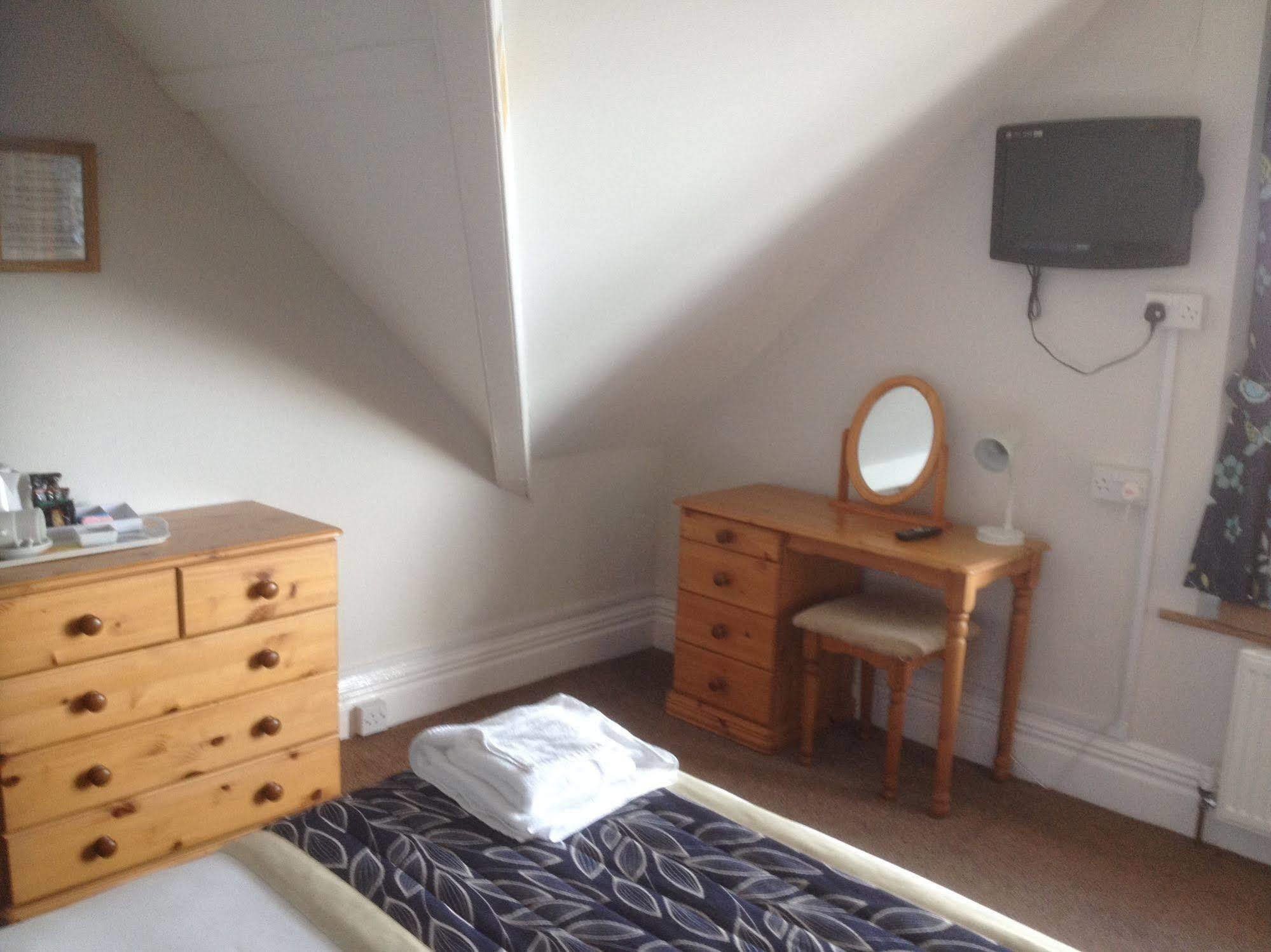 By The Sea Bed And Breakfast Eastbourne Exteriör bild