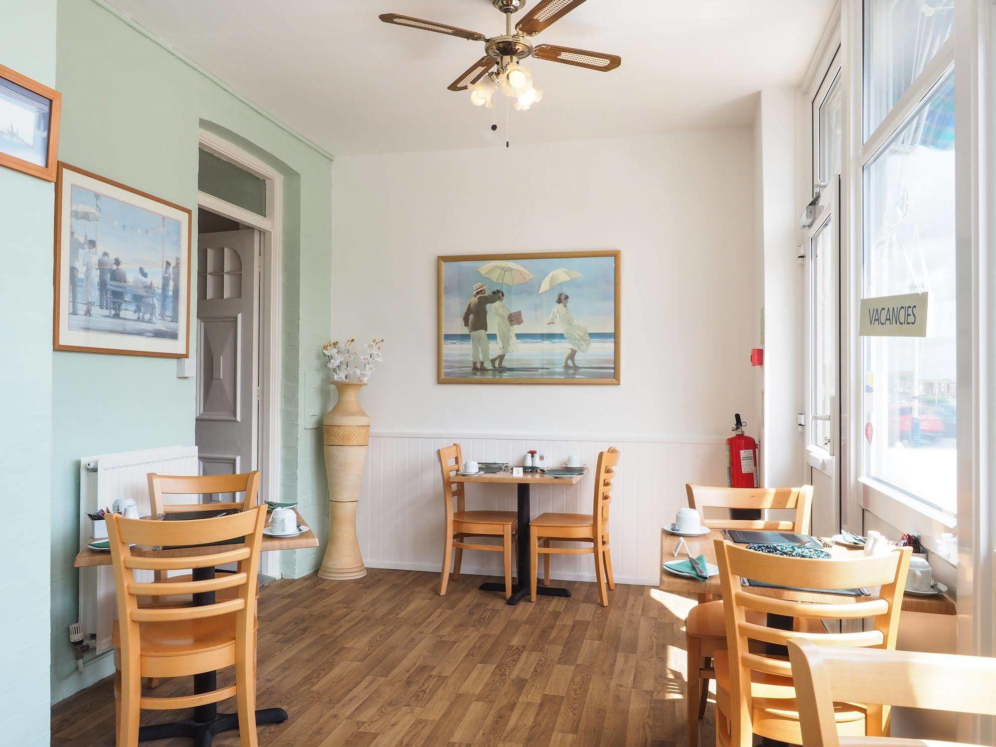 By The Sea Bed And Breakfast Eastbourne Exteriör bild