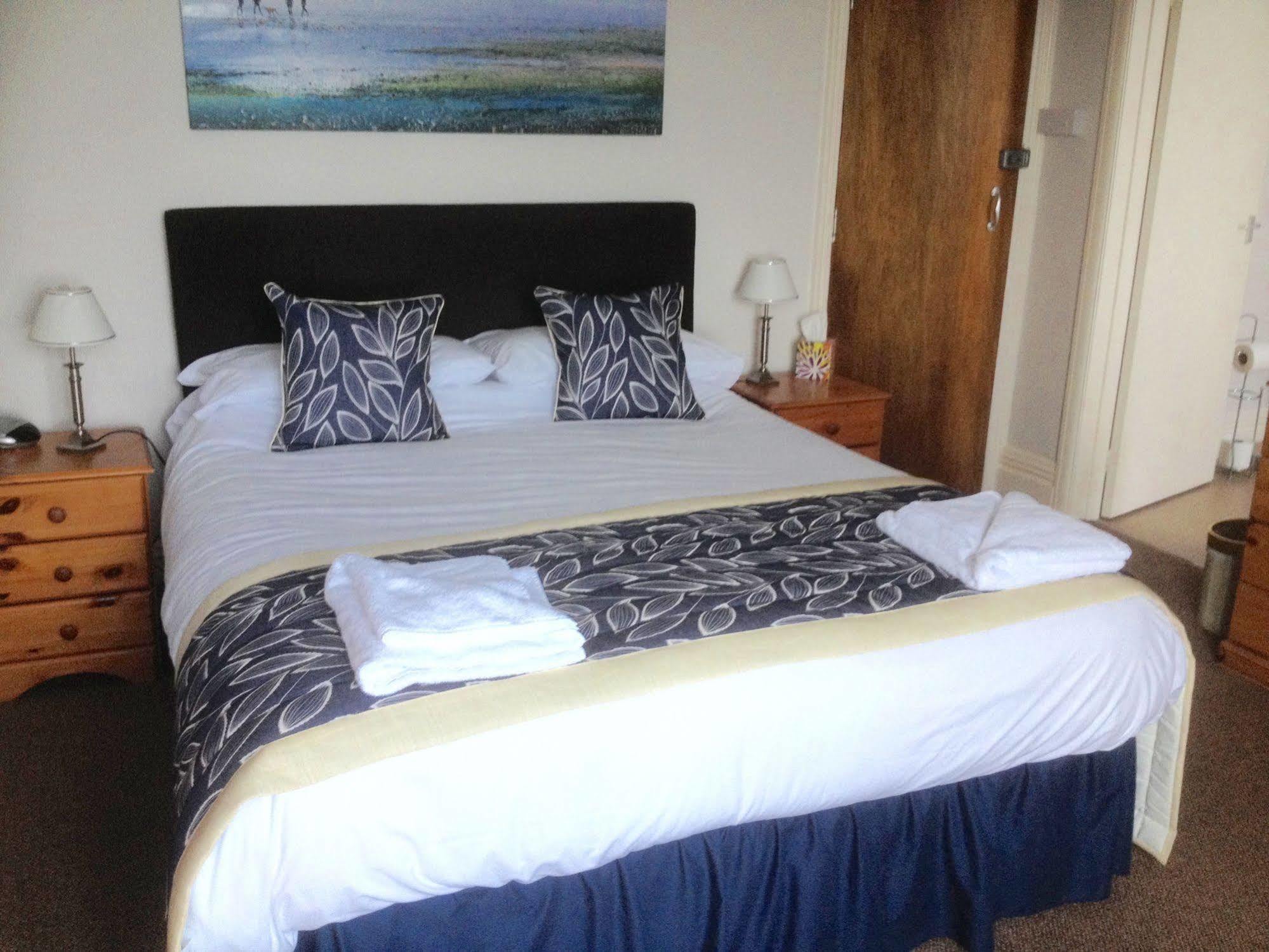 By The Sea Bed And Breakfast Eastbourne Exteriör bild
