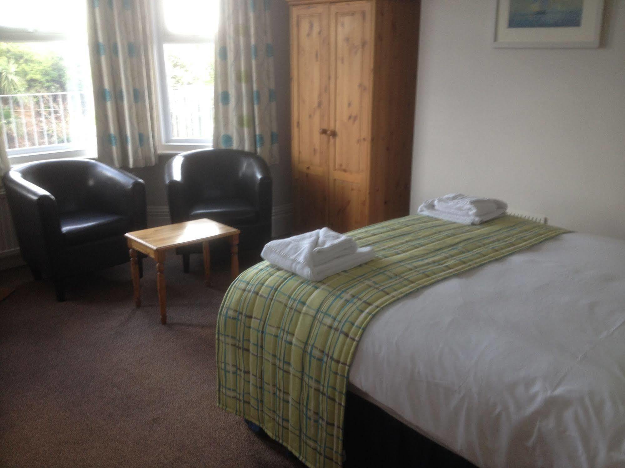 By The Sea Bed And Breakfast Eastbourne Exteriör bild
