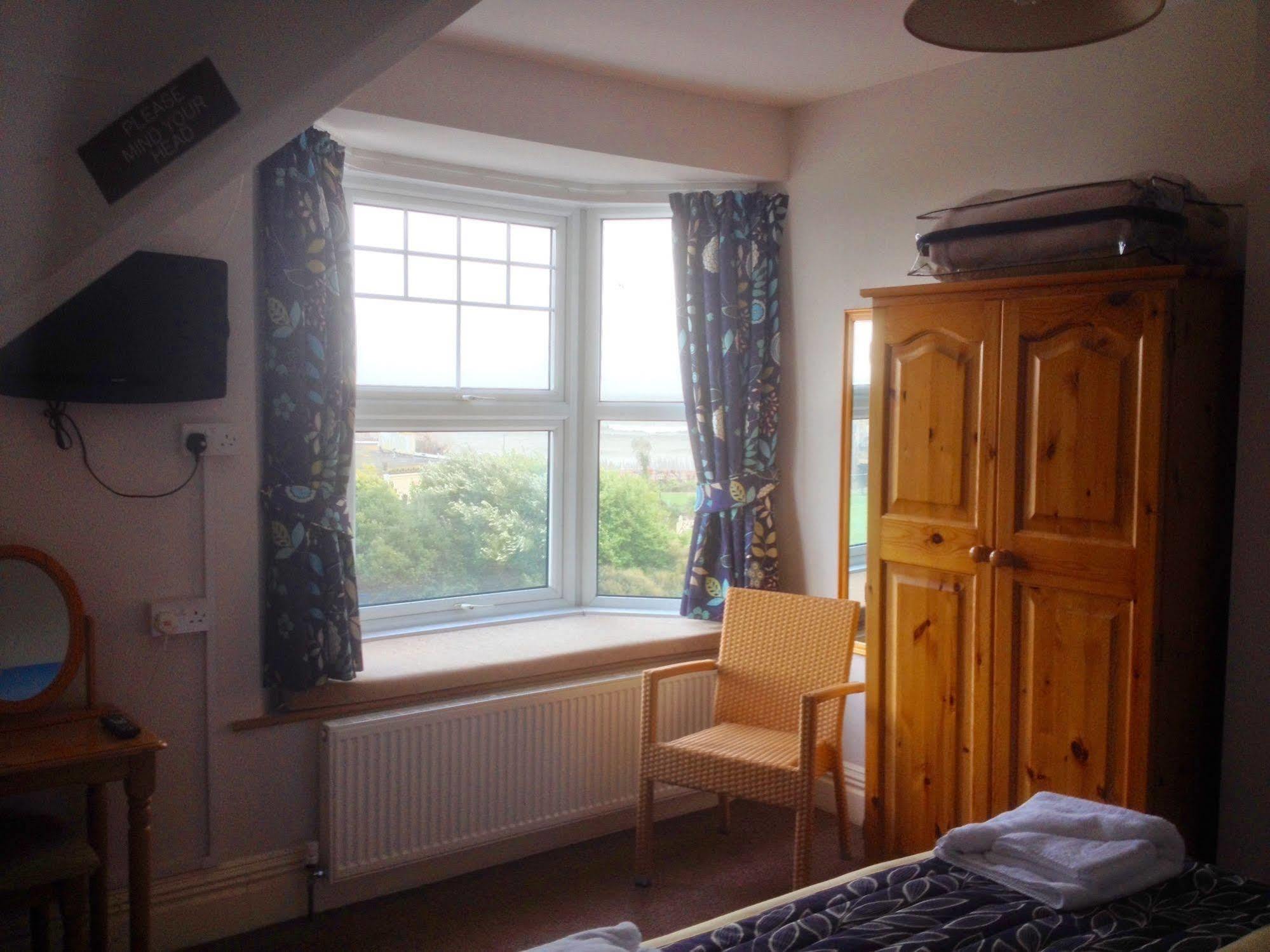 By The Sea Bed And Breakfast Eastbourne Exteriör bild