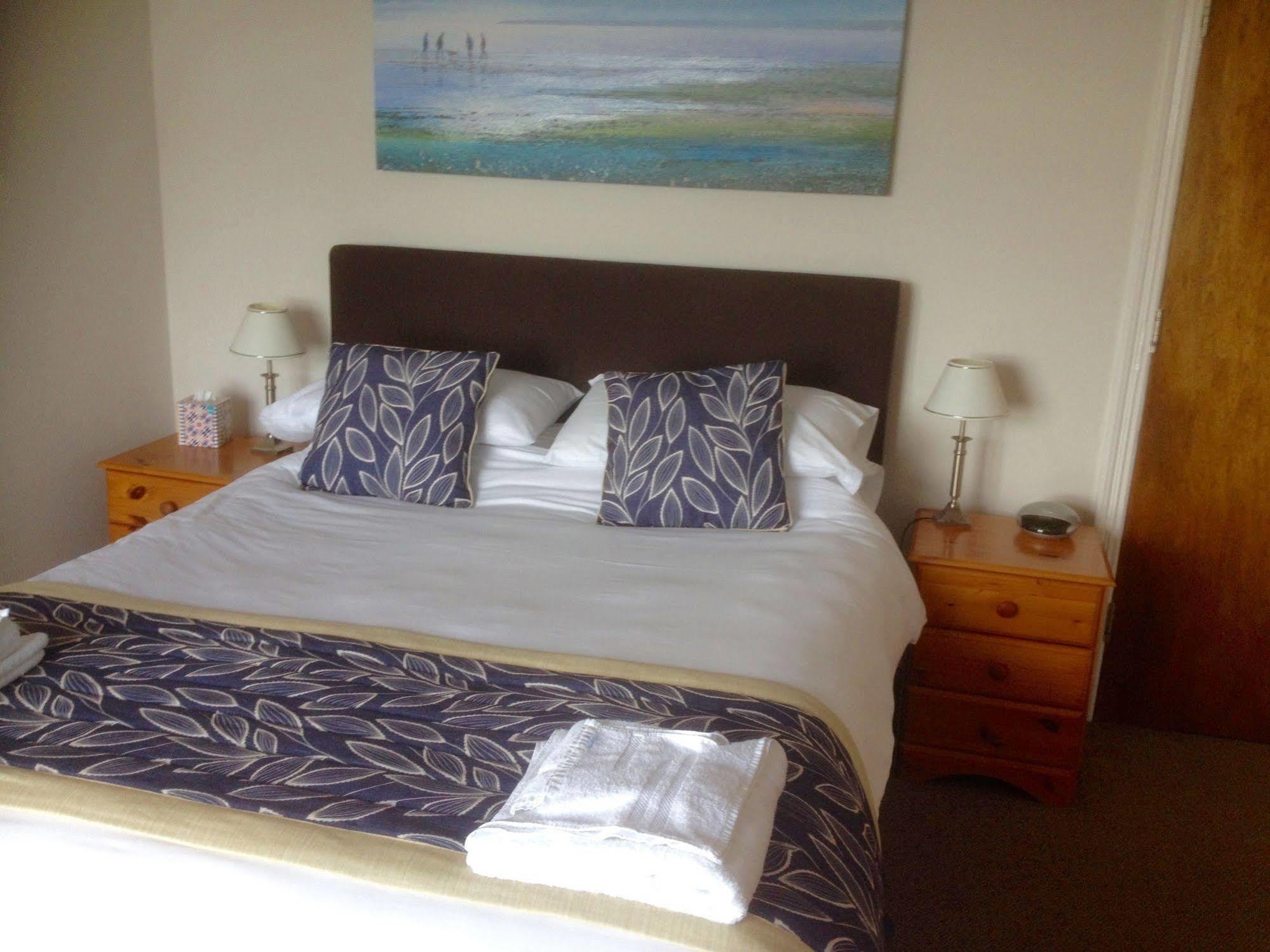 By The Sea Bed And Breakfast Eastbourne Exteriör bild